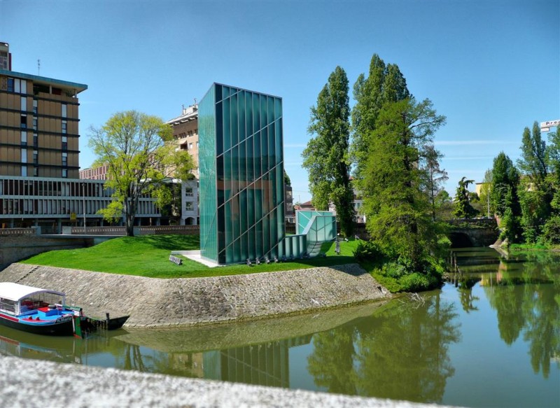 Centro Storico. Ampio e luminoso appartamento con garage di proprietà