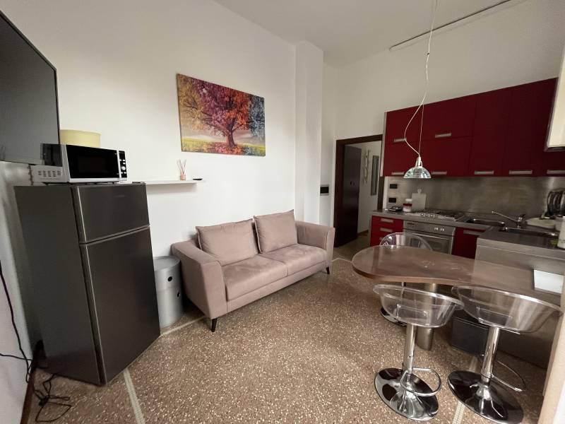 Centro storico. Delizioso bilocale interamente arredato Centro storico. Delizioso bilocale interamente arredato