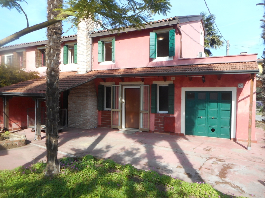 Terranegra. Porzione di casa con giardino di mq. 300 - Grimaldi Padova