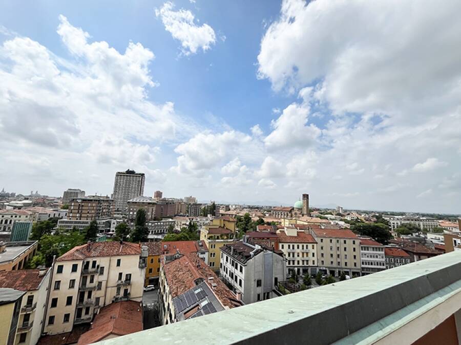 Centro, luminoso appartamento con ampio garage - Grimaldi Padova