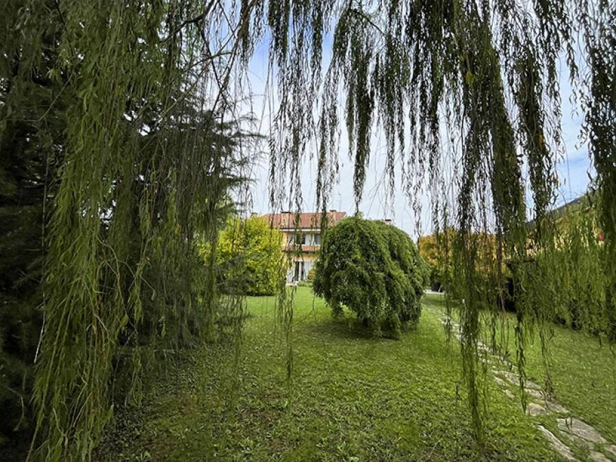 Albignasego, San Lorenzo. Elegante abitazione con splendido parco alberato - Grimaldi Padova